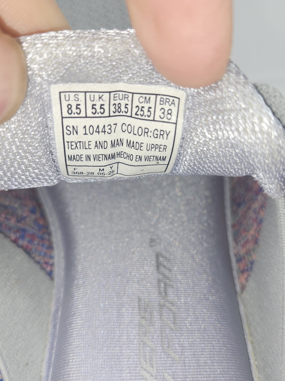 Skechers Women’s 8.5 Light Grey Knit Slip-On Memory Foam Sneakers Shoes - Picture 9 of 9